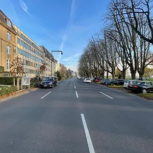 Exclusive Wohunung Direkt Am Rhein 1.5 Km Von Der Messe Apartment